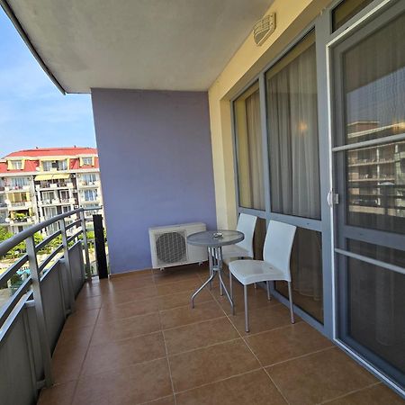 Apartment In Central Plaza Pantai Sunny Bagian luar foto