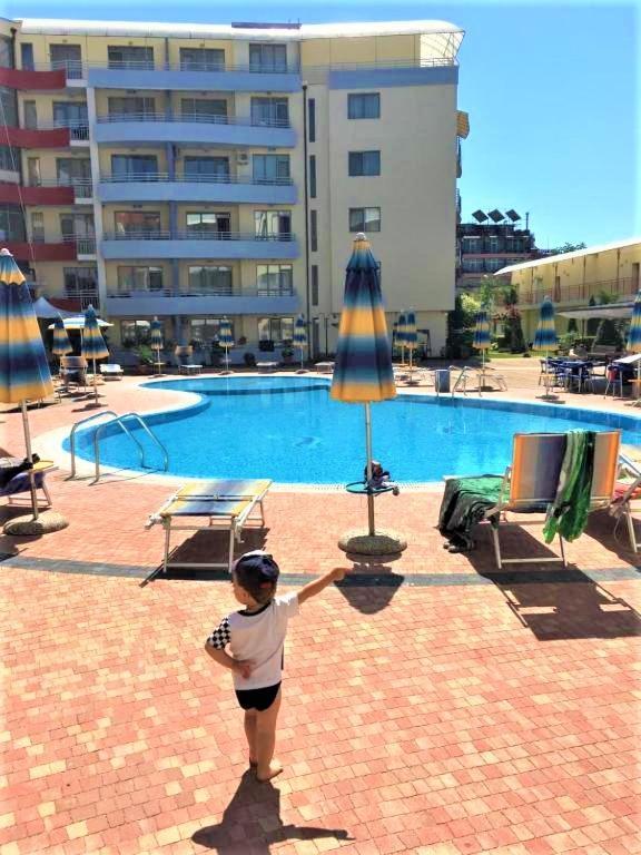 Apartment In Central Plaza Pantai Sunny Bagian luar foto