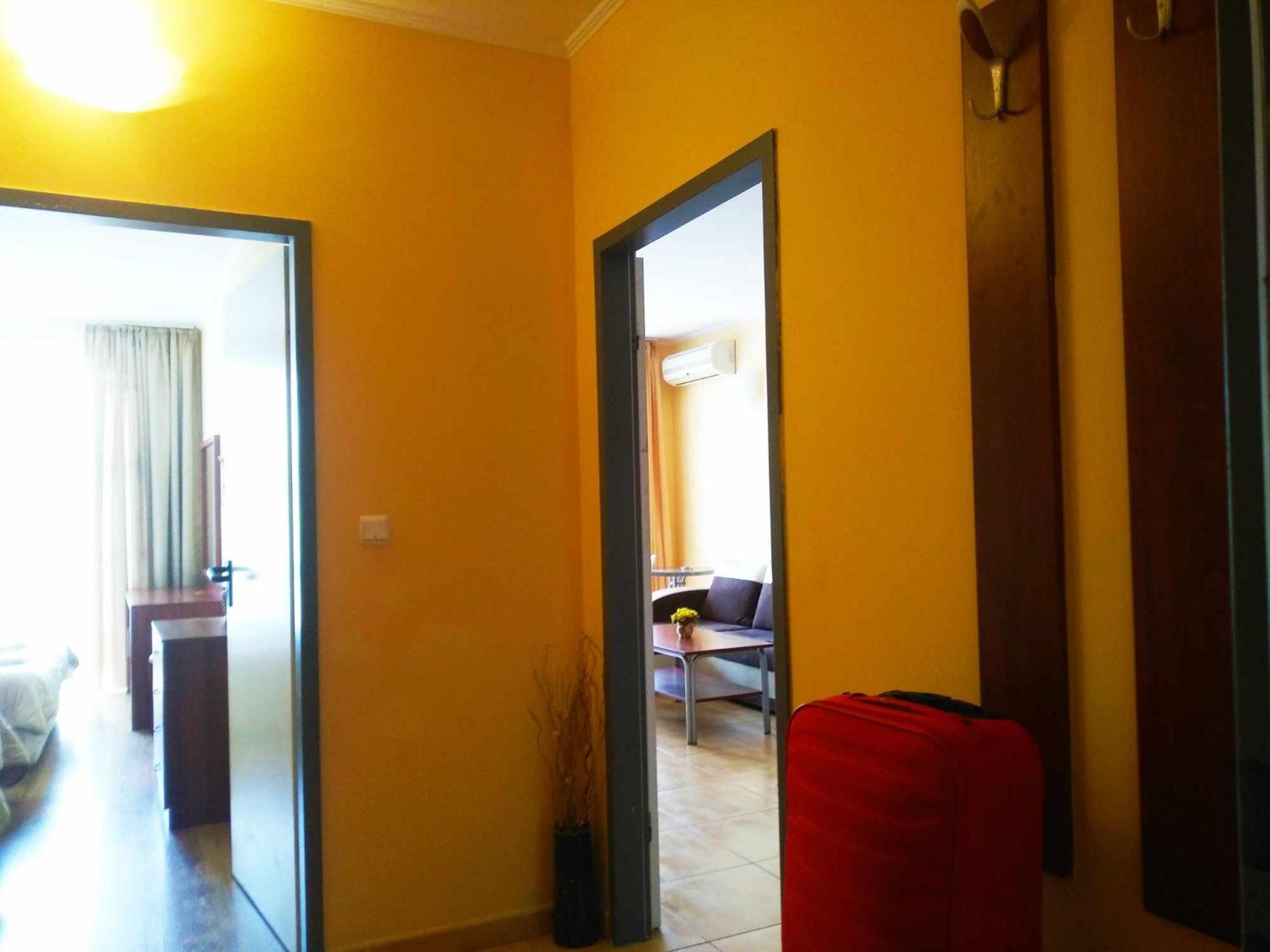 Apartment In Central Plaza Pantai Sunny Bagian luar foto