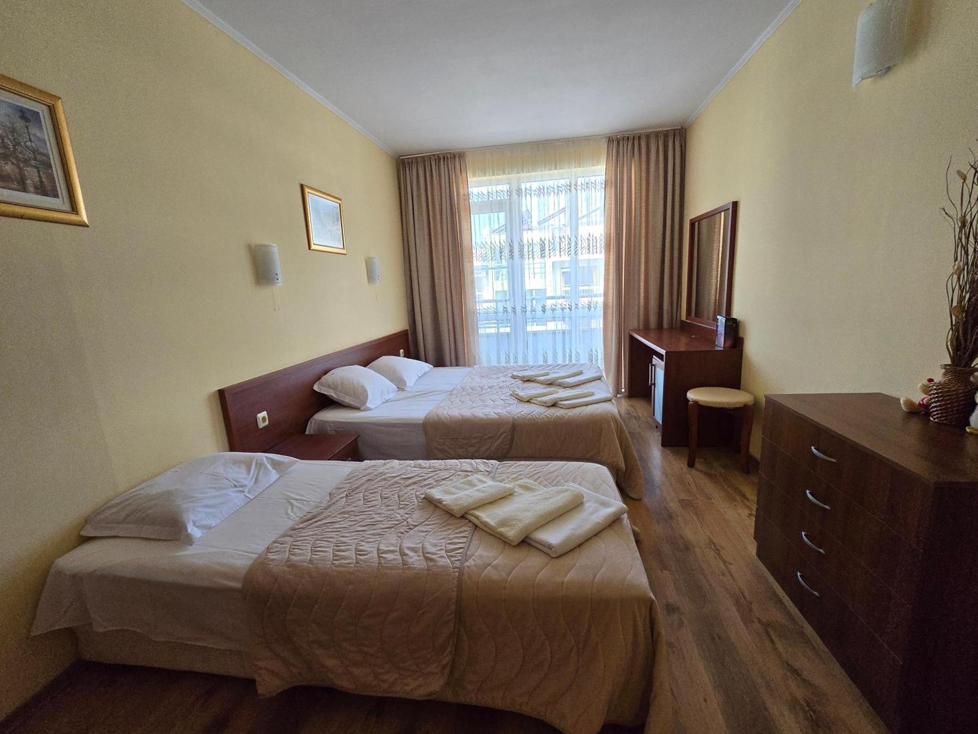 Apartment In Central Plaza Pantai Sunny Bagian luar foto