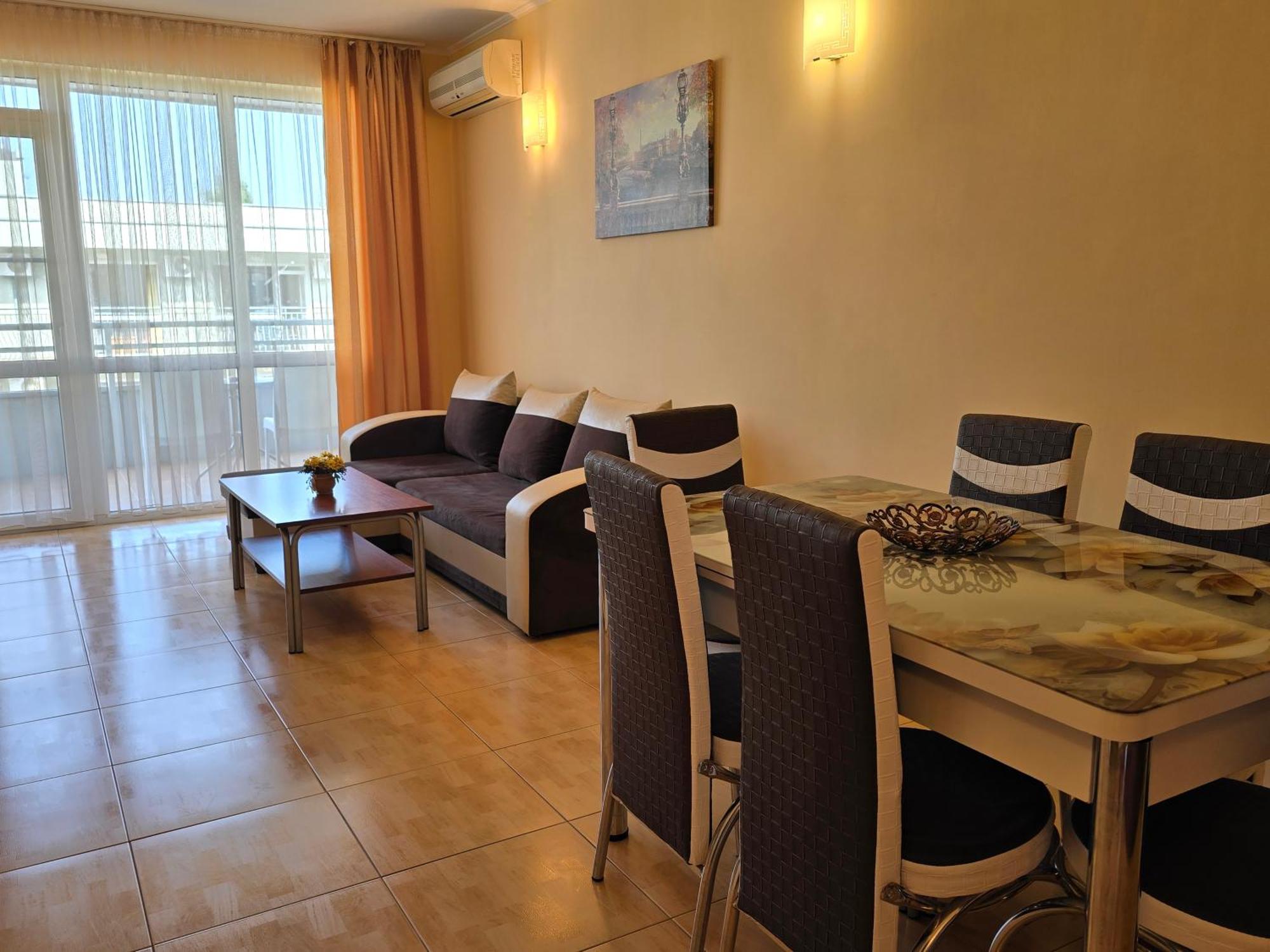 Apartment In Central Plaza Pantai Sunny Bagian luar foto