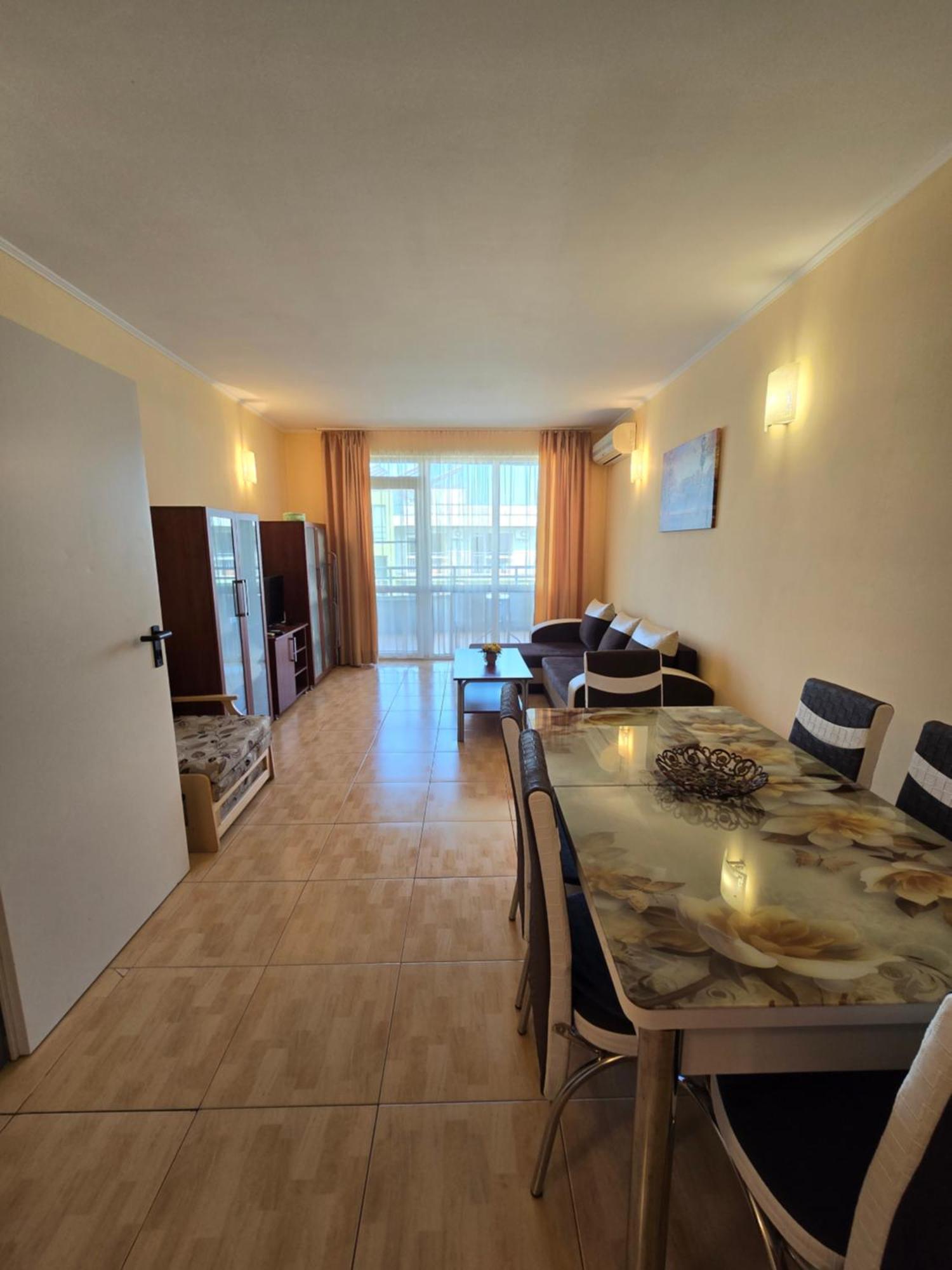 Apartment In Central Plaza Pantai Sunny Bagian luar foto