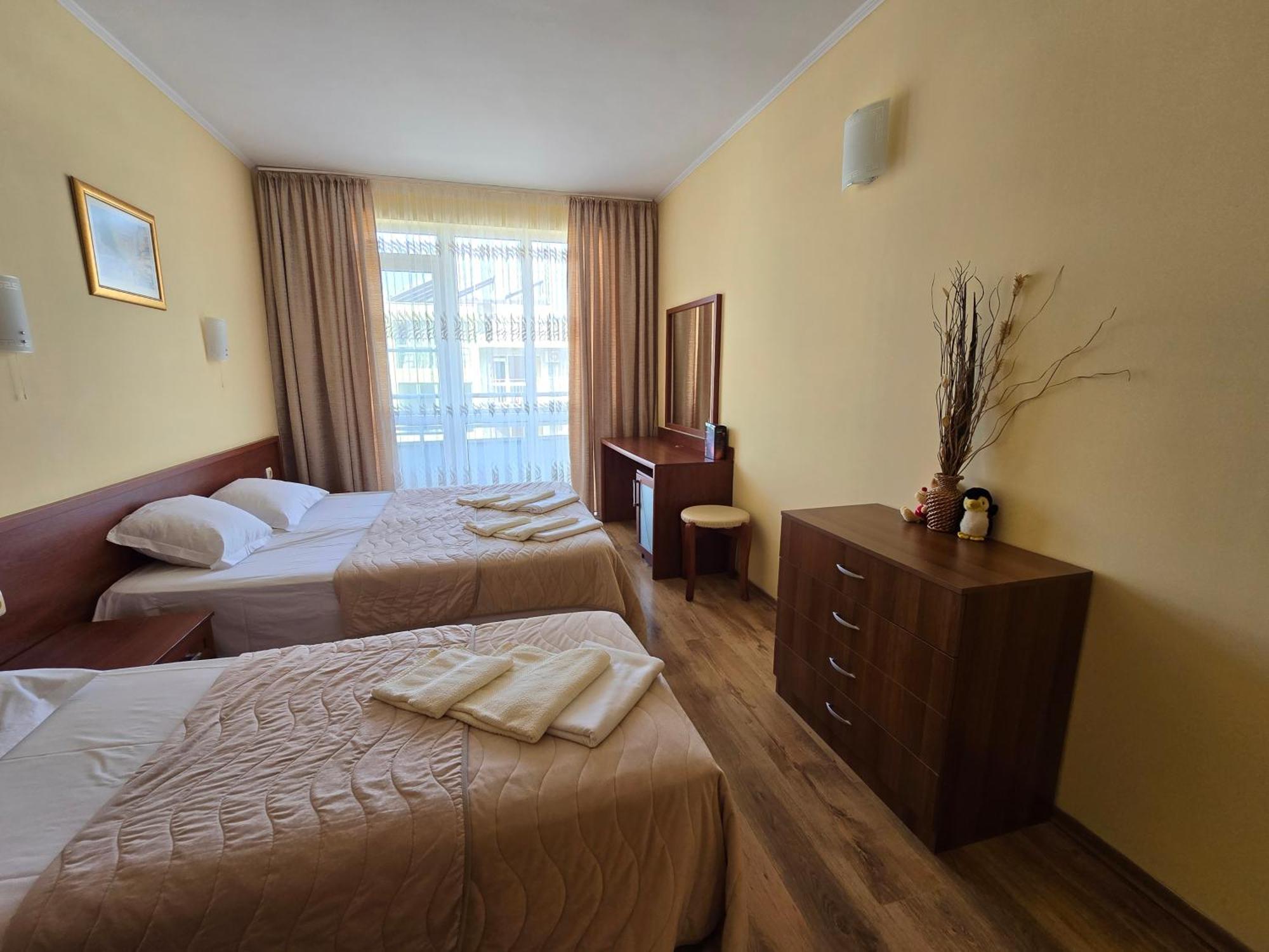 Apartment In Central Plaza Pantai Sunny Bagian luar foto